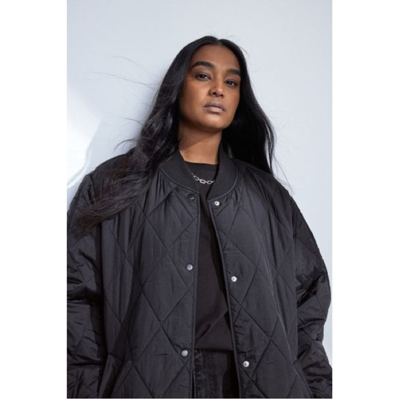 Black Quilted Jacket (S,M) - Picture 5 of 13